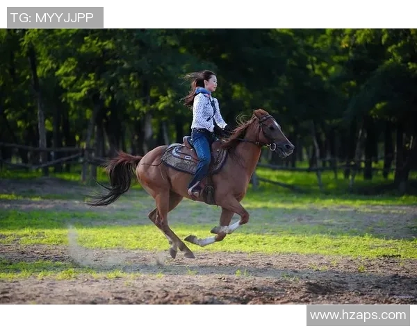 鸡冠头球星赛场激情飞扬展现独特魅力引领足球时尚风潮